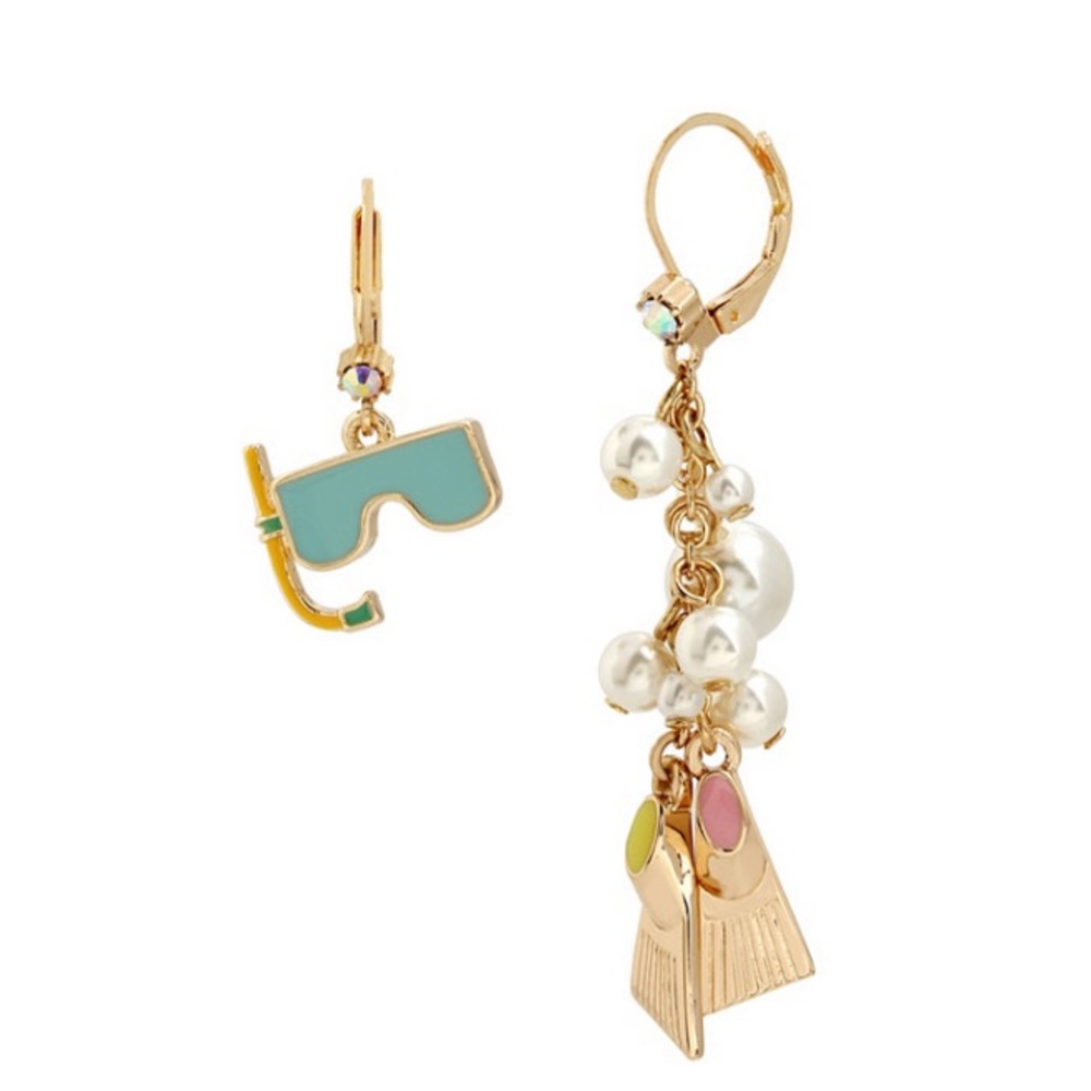 NWT 🤿🩴 Betsey Johnson Mismatched Scuba earrings